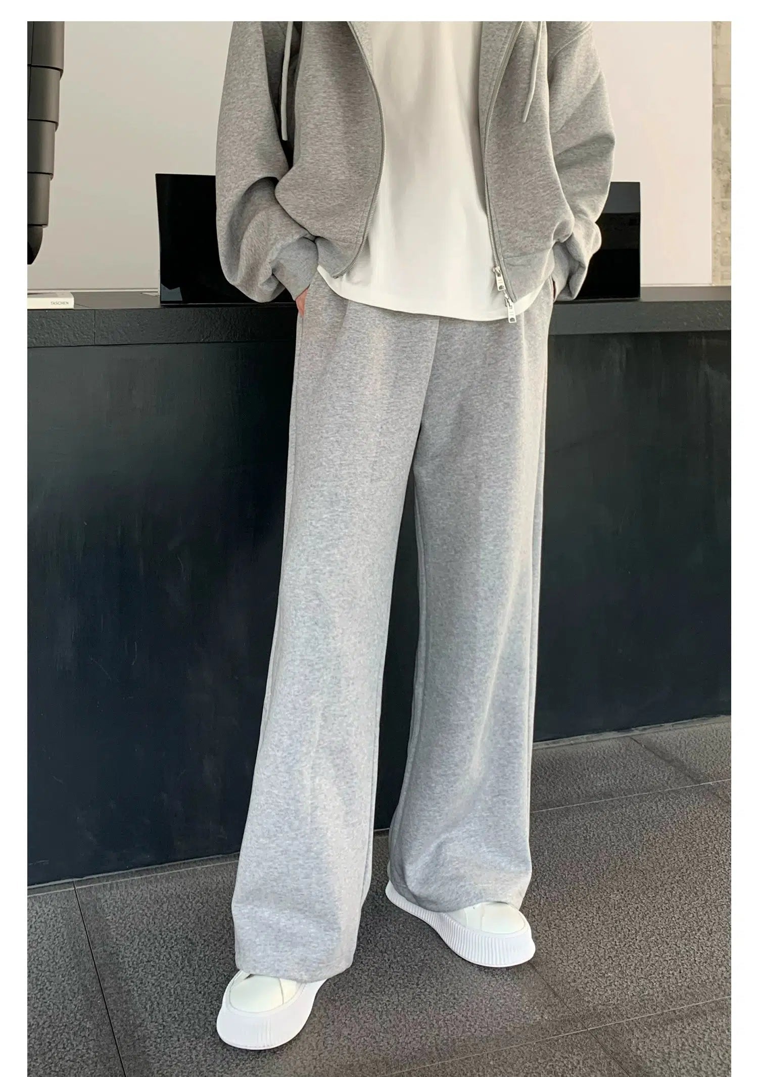 Wide-leg Relaxed Fit Sweatpants